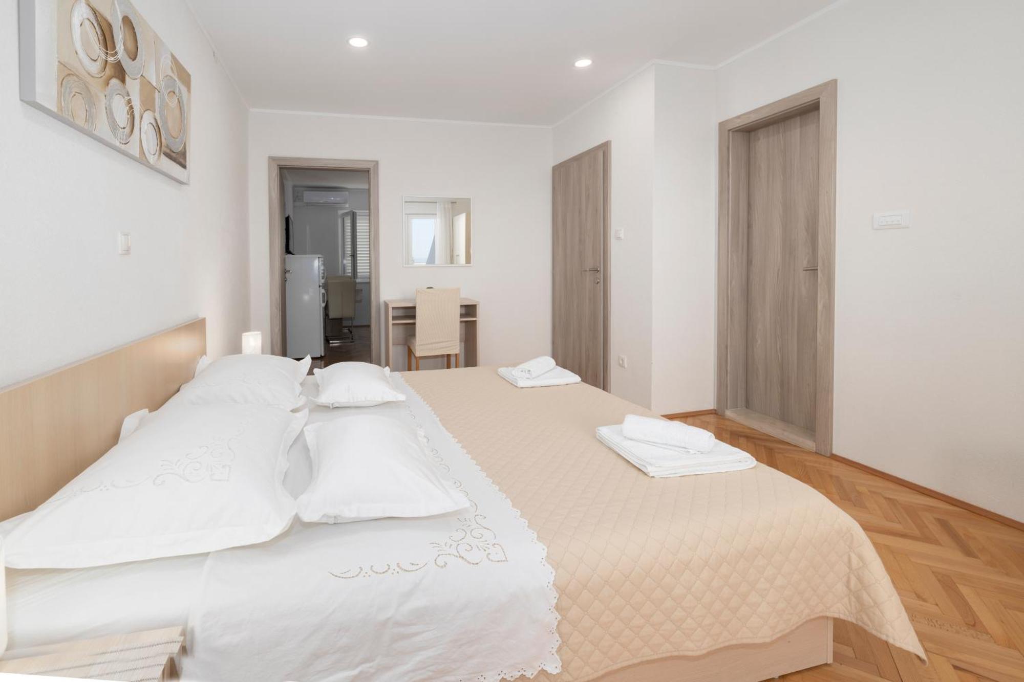 Apartmani Marta Tucepi Phòng bức ảnh